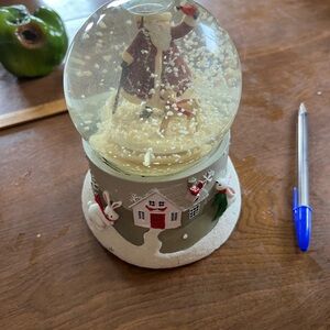 Charming Santa Snow Globe with Gray Base